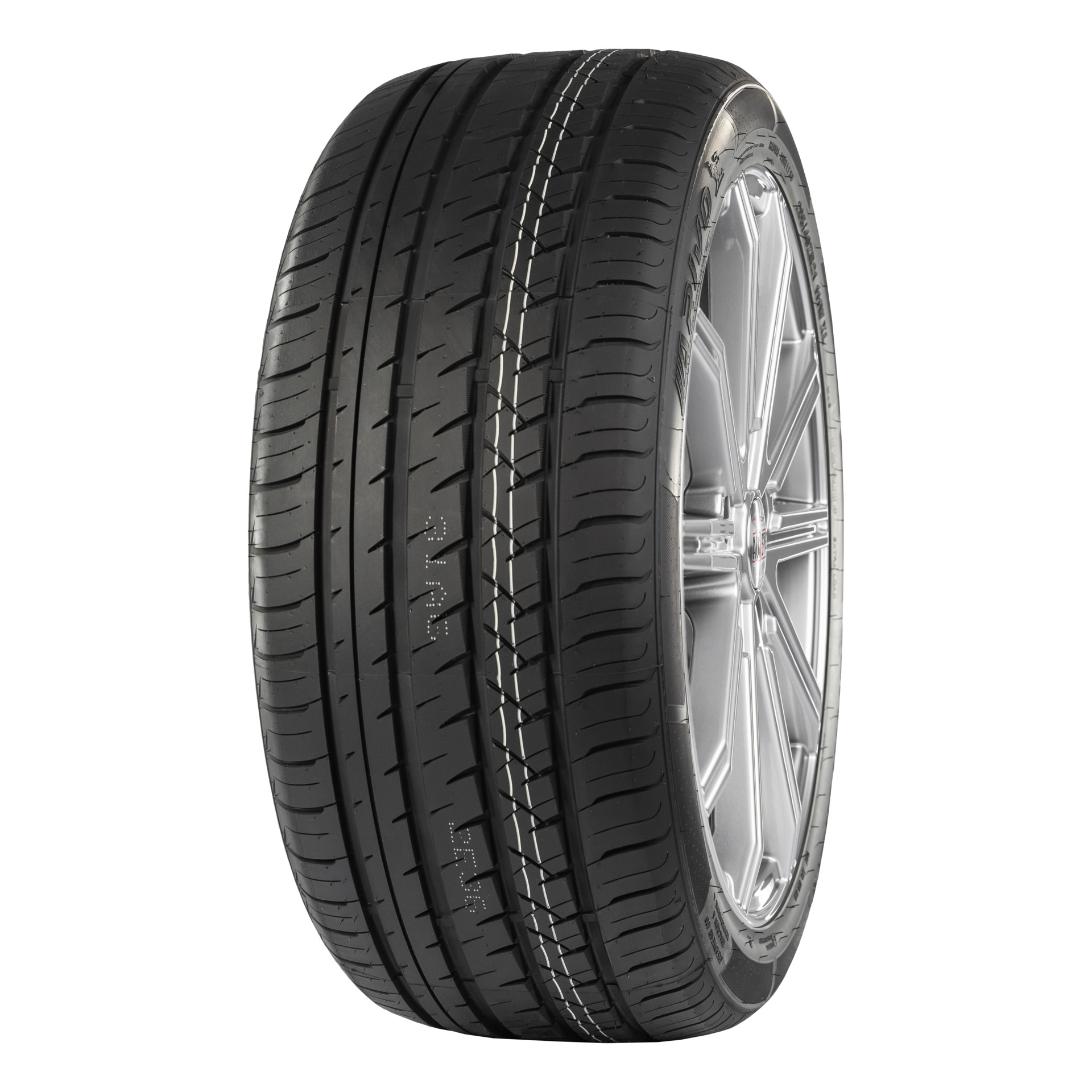 ARIVO Ultra  ARZ 4 235/40R18 95W XL