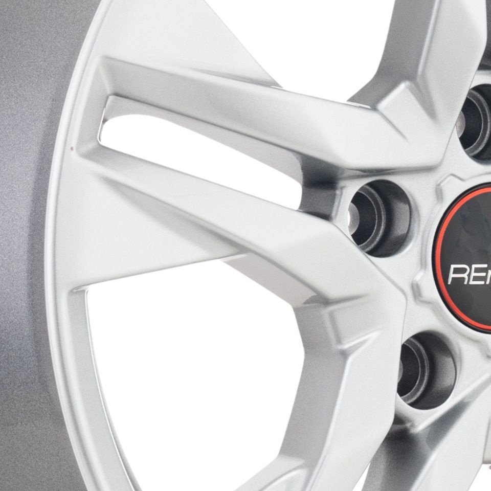 Remain  Renault Duster (R236)  6,5\R16 5*114,3 ET50  d66,1  Сильвер S  [23607SR]